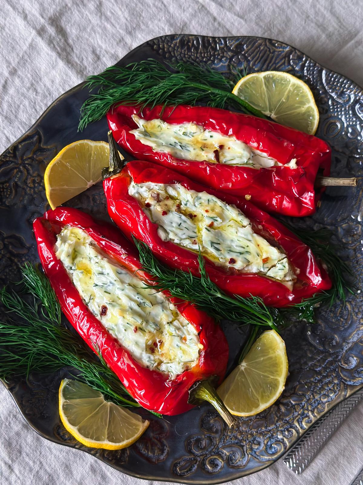 GRATINERADE OSTFYLLDA PAPRIKOR MED DILL