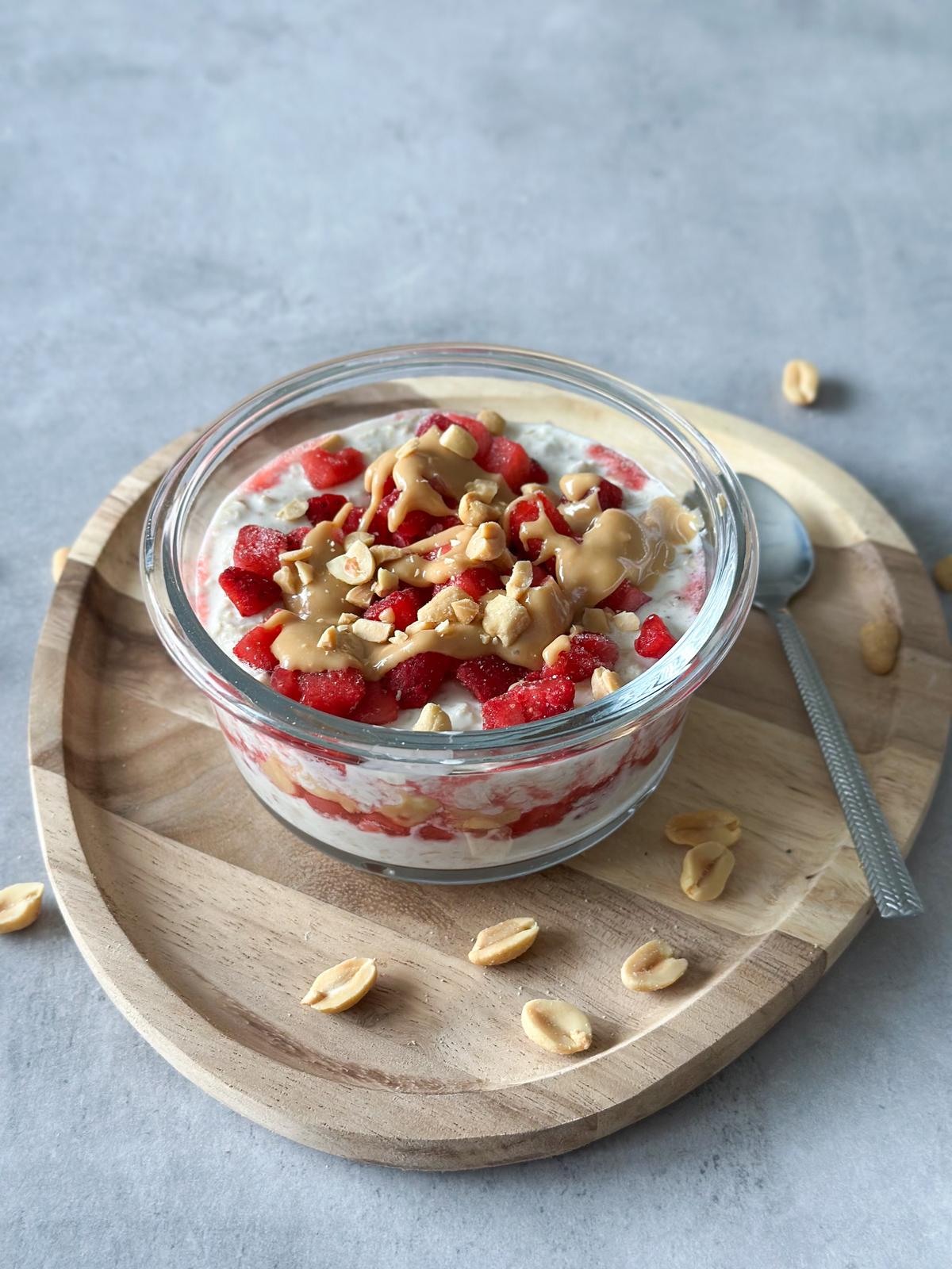 PEANUT BUTTER & JELLY OVERNIGHT OATS