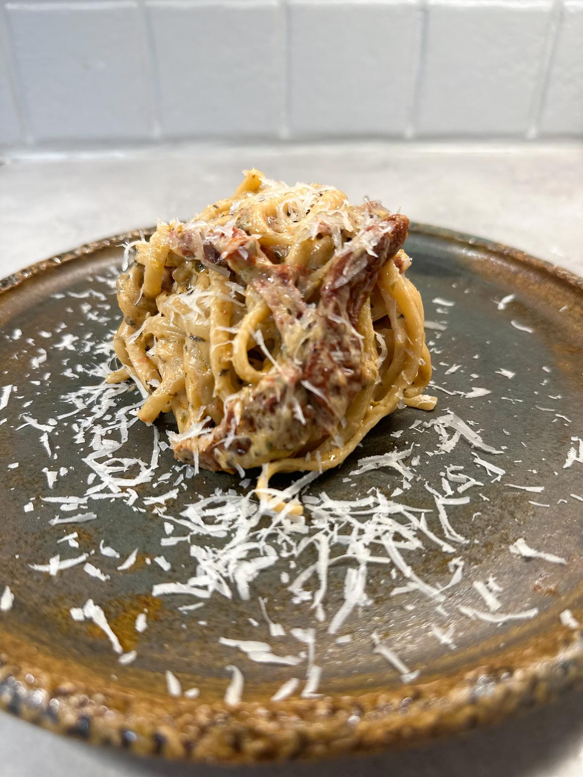 PASTA MED BOURSIN OCH SOLTORKADE TOMATER