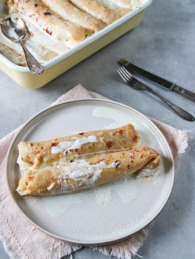 UGNSGRATINERADE PANNKAKOR FYLLDA MED FÄRSKOST