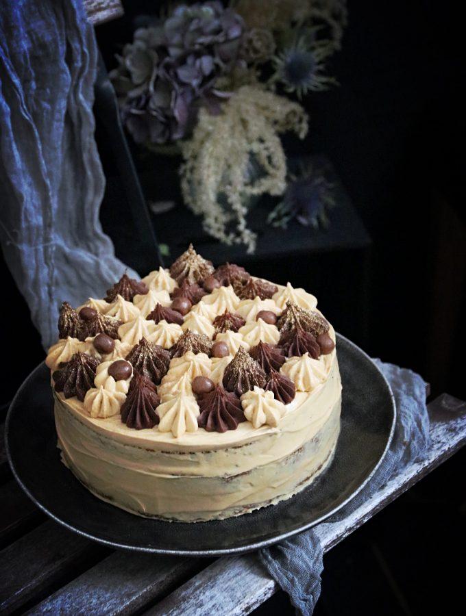 PUMPA OCH MOROTSTÅRTA MED CHOKLAD OCH KARAMELL