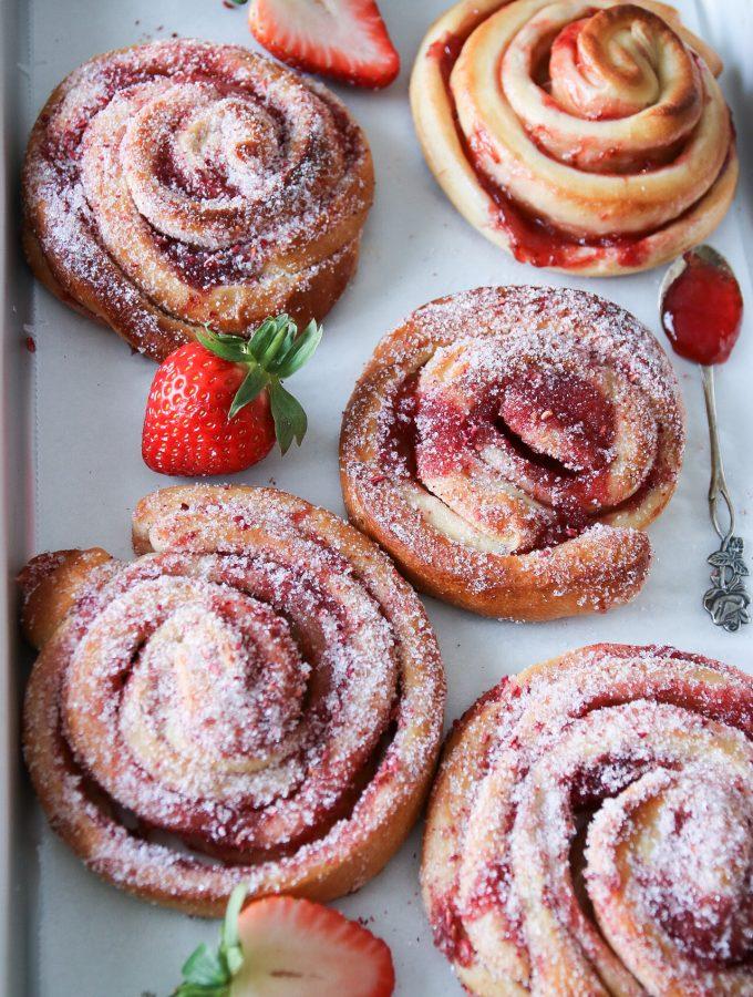 JORDGUBBSBULLAR