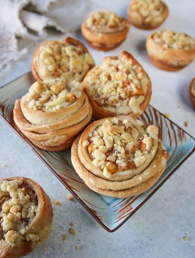 KANELBULLAR MED ÄPPELPAJS­FYLLNING